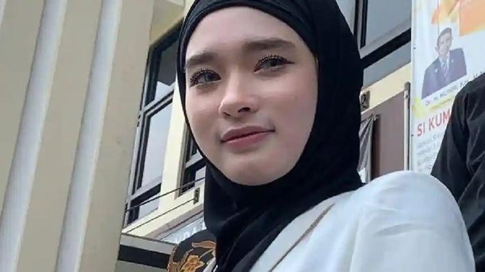 Insanul Fahmi Sudah Resmi Cerai, Kuasa Hukum Ungkap Nasib Hubungannya Kini dengan Inara Rusli - Tribunsumsel.com