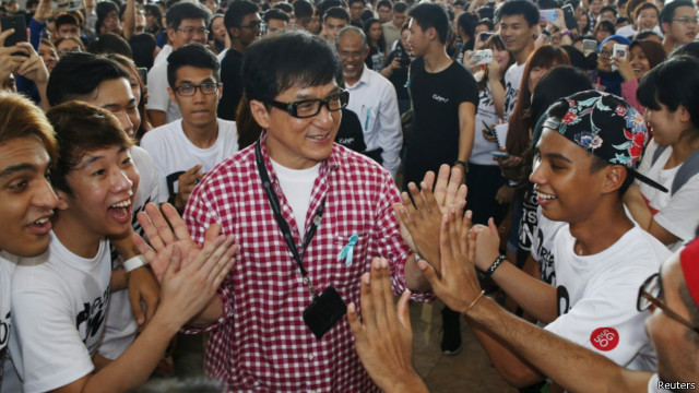 jackie-chan-ketemu-fans_20150507_175331.jpg