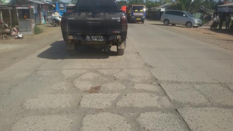 jalan-taa-rusak_20170617_161857.jpg