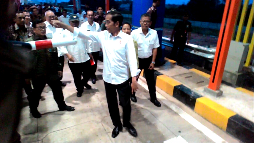 Elit Demokrat Tanggapi Infrastruktur Jokowi :Jalan Tol Mahal, Untuk Rakyat Harusnya Tanpa Bayar