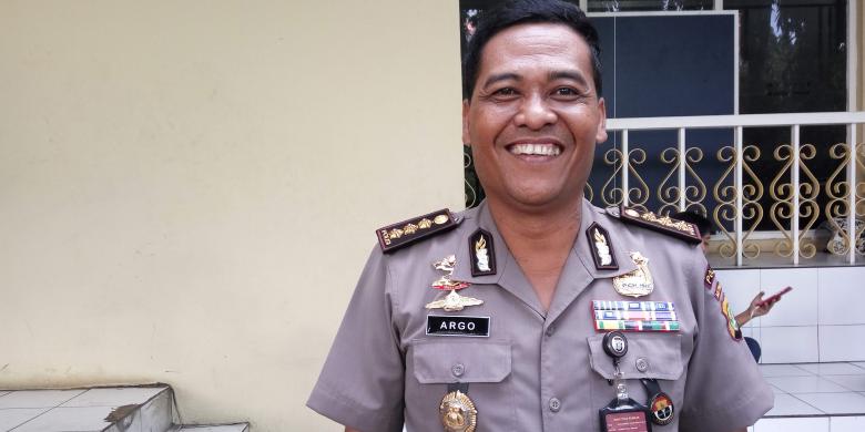 kabid-humas-polda-metro-jaya_20170130_215046.jpg