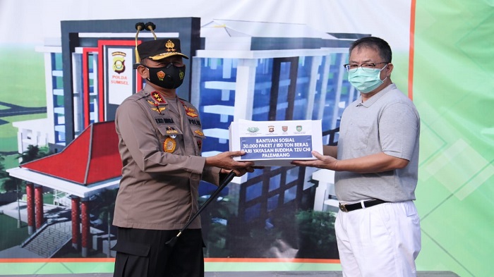 kapolda-sumsel-terima-bansos-yayasan-buddha-tzu-chi-palembang.jpg
