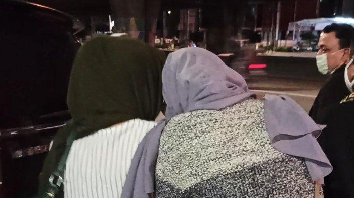 2 Wanita Muda Sekretaris Pribadi Awalnya Menolak Ajakan Mesum Bos, Pasrah Lihat Keris di Kantung