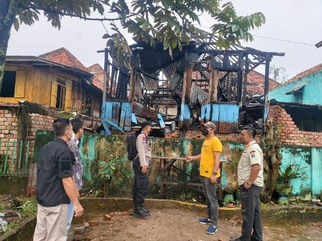 Kebakaran di Gang Amani 26 Ilir Palembang, Diduga Dibakar Penghuni Rumah Sendiri