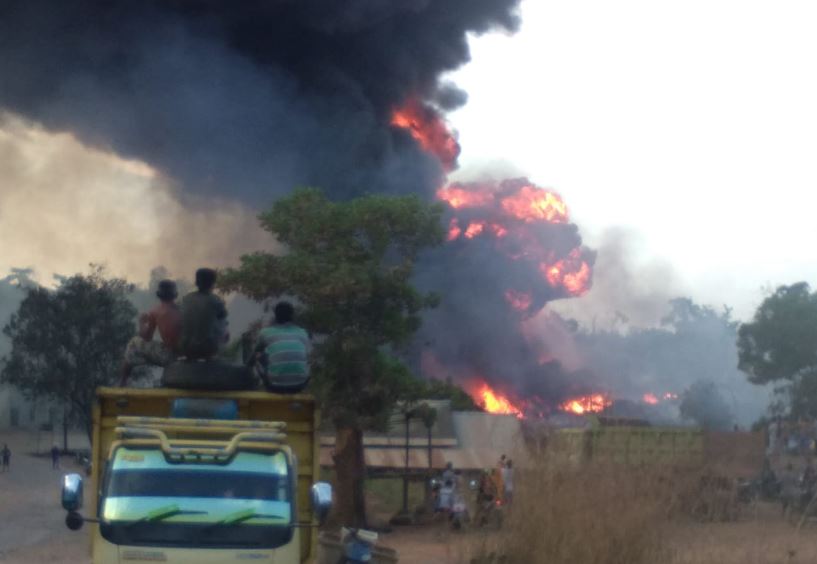 kebakaran-tempat-penyulingan-minyak-babat-toman-muba.jpg