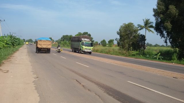 kondisi-arus-lalulintas-jalintim-palembang-inderalaya-jelang-hari-raya-idul-fitri_20160623_110403.jpg