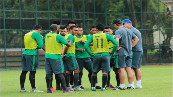 latihan-timnas-indonesia_20161211_185835.jpg