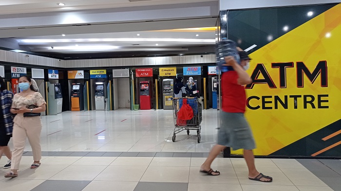 limit-tarik-tunai-atm-naik.jpg