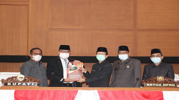 Penyampaian LKPJ Tahun 2020 Berjalan Mulus, Pj Bupati Muaraenim Ajak Legislatif Bersinergi