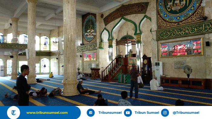 masjid-agung-as-salam-lubuklinggau-siapkan-200-porsi-makan-bulan-ramadan_20180517_144039.jpg
