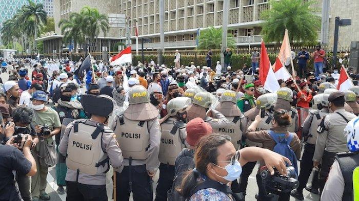massa-di-jakarta-1812.jpg