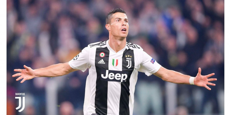 megabintang-juventus-cristiano-ronaldo-melakukan-selebrasi_20181108_055359.jpg