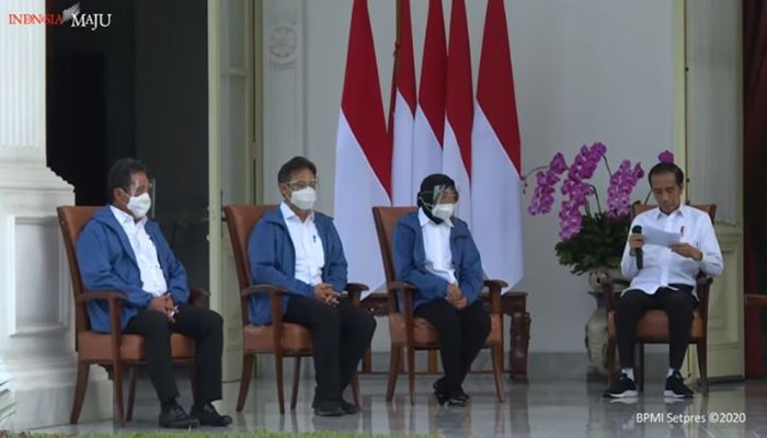 menteri-baru-jokowi-pakai-jaket-biru.jpg