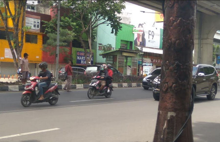 Tak Ada JPO, Penyebrang Jalan Jendral Sudirman Palembang Mengaku Gemetaran
