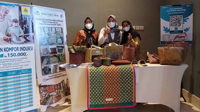 mitra-binaan-pln-gelar-produk-kerajinan-purun-sumsel.jpg