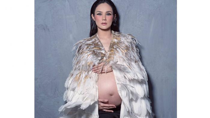 Mulan Jameela Buka-bukaan soal Gaya Bercinta: Atas dan Bawah, Udah itu Aja.