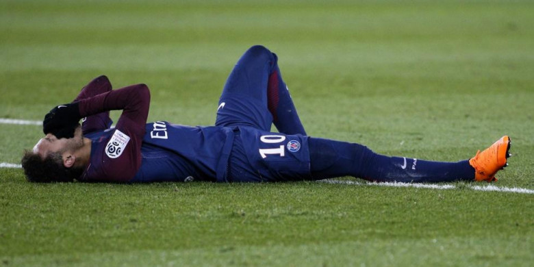 neymar-terancam-gagal-tampil-di-piala-dunia-2018_20180307_104518.jpg