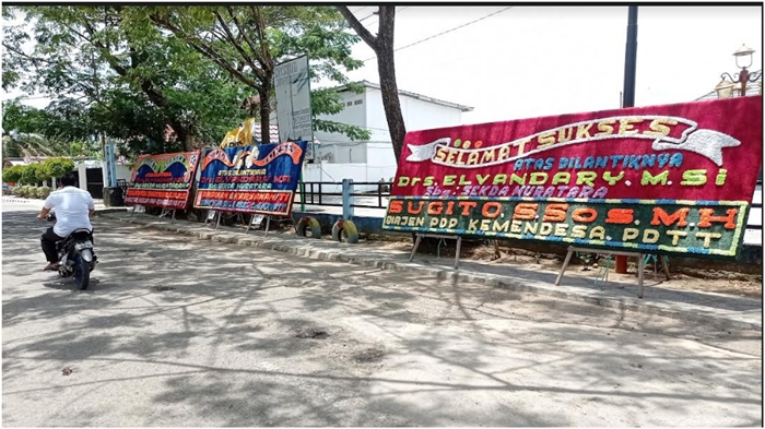 papan-bunga-ucapan-untuk-elvandary-bakal-jabat-sekda-muratara-senin-732022.jpg