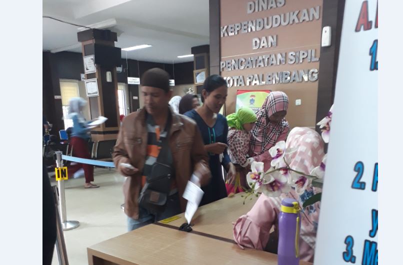pelayanan-pembuatan-e-ktp-di-disdukcapil-palembang.jpg