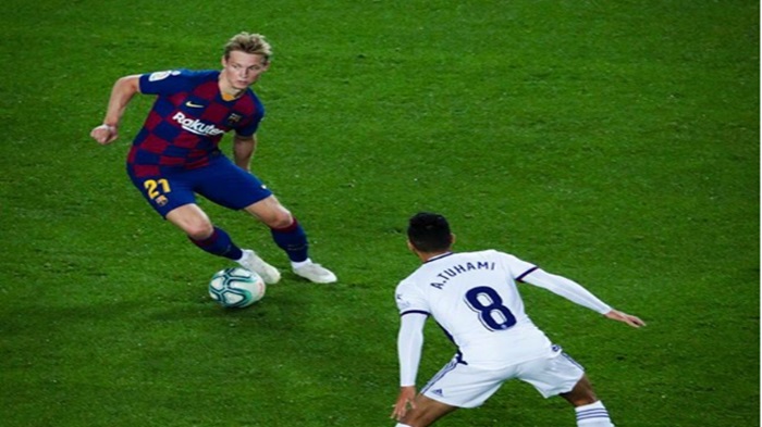 pemain-barcelona-frenkie-de-jong-saat-berlaga-dalam-ajang-liga-spanyol.jpg