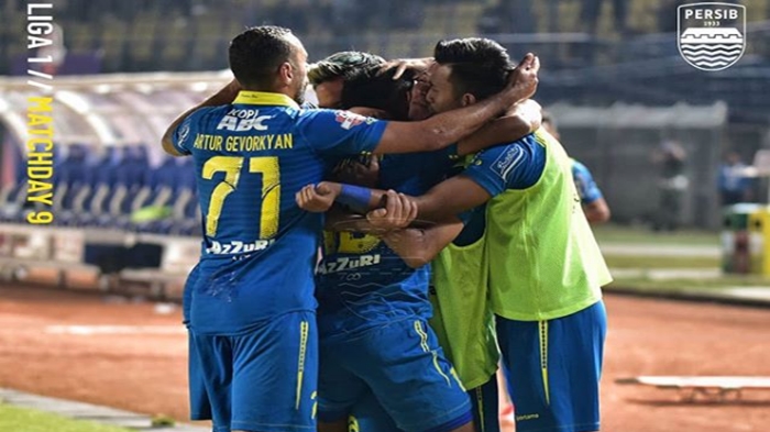 pemain-persib-melakukan-selebrasi-usai-mencetak-gol-dalam-pertandingan-di-ajang-liga-1-indonesia.jpg
