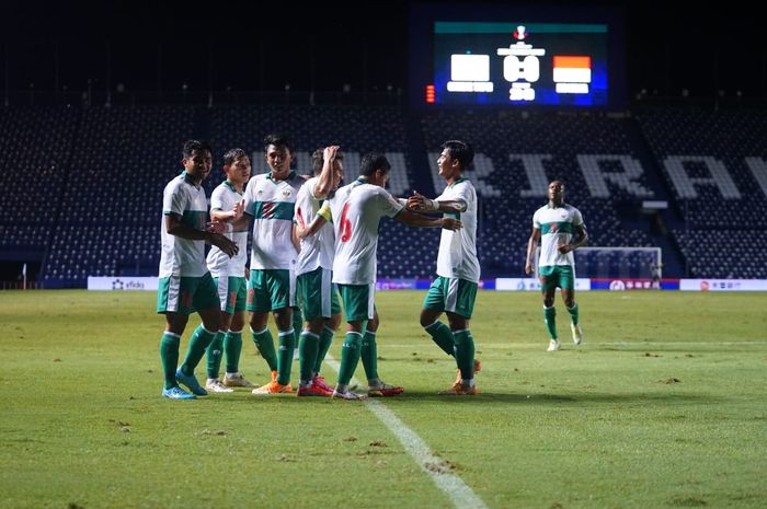 pemain-timnas-indonesia-tengah-merayakan-gol-di-babak-pertama-melawan-taiwan.jpg