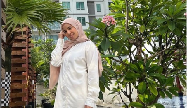 penampilan-tya-ariestya-berhijab.jpg