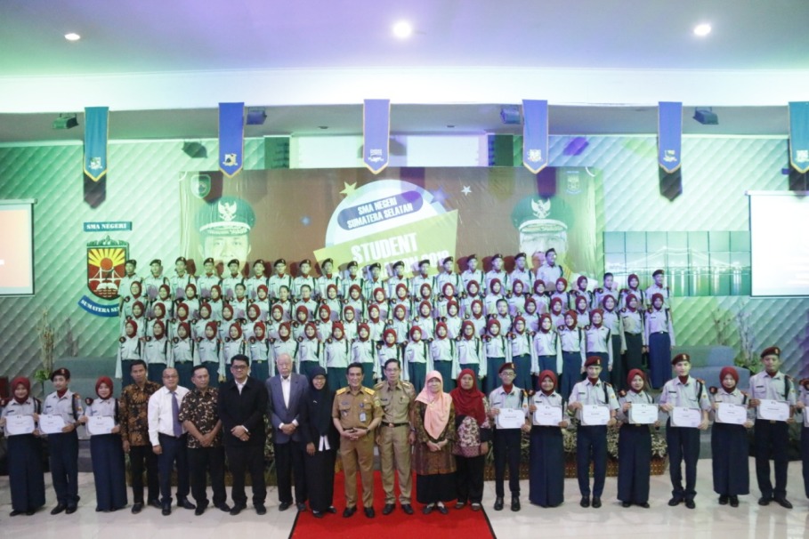 pengukuhan-siswa-sman-sumsel.jpg