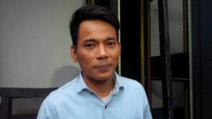penyanyi-indonesia-idol-musim-kelima-2008-januarisman-runtuwenen_20170416_143520.jpg