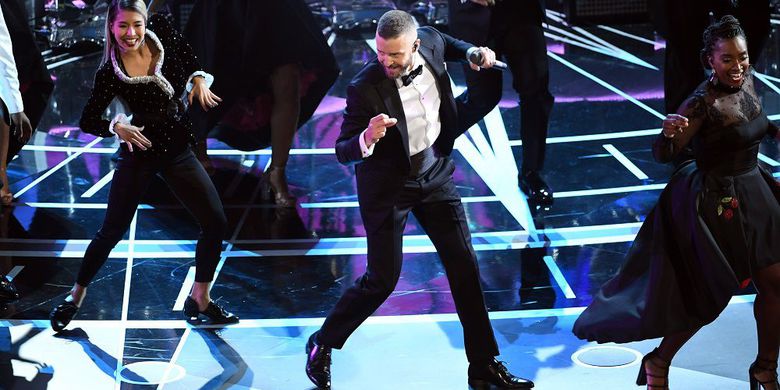 penyanyi-justin-timberlake-menyanyikan-lagu-cant-stop-t_20170227_091003.jpg