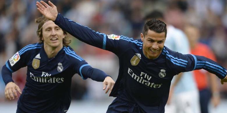 penyerang-real-madrid-cristiano-ronaldo-kanan-melakukan_20151025_074732.jpg