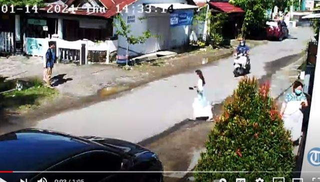 perempuan-tertabrak-motor-saat-keluar-rumah.jpg