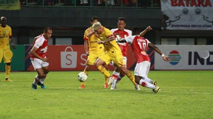 pertandingan-antara-bhayangkara-fc-vs-persipura-di-liga-1-indonesia.jpg