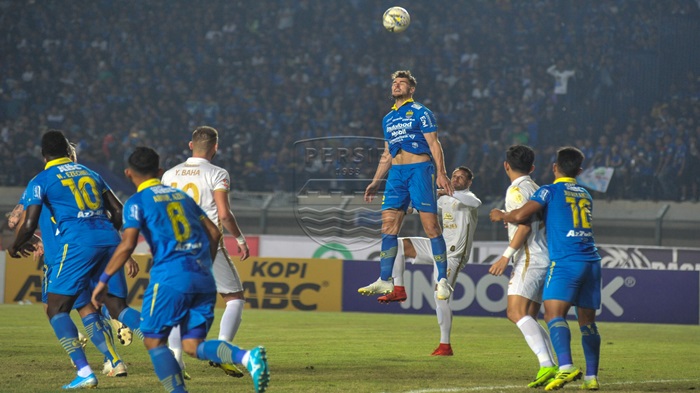pertandingan-menarik-antara-persib-vs-pss-sleman-di-liga-1-indonesia.jpg