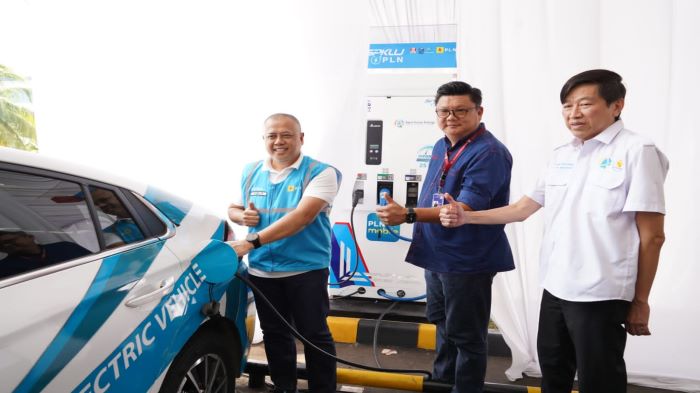 Perluas Penetrasi Kendaraan Listrik, PLN Gandeng KFC Bikin SPKLU