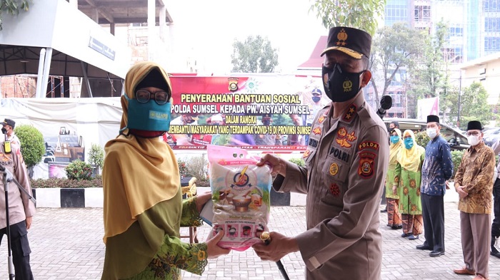 polda-sumsel-distribusikan-bansos-ke-pengurus-wilayah-pw-aisyiyah-sumsel.jpg