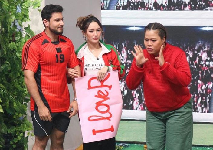 postingan-zaskia-gotik-pasca-pesbukers-ramadhan-diminta-stop-tayang-gegara-adegannya-raffi-ahmad.jpg