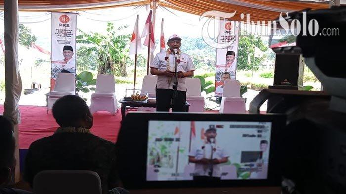 presiden-pks-ahmad-syaikhu-saat-acara-sekolah-tani-ternak-nelayan-di-ngargoyoso.jpg
