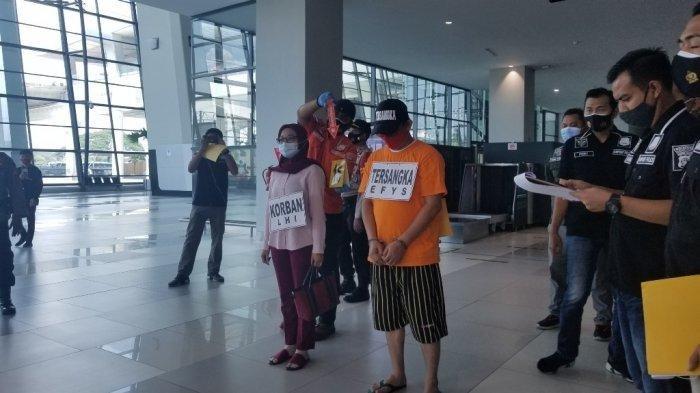 Menjijikan, Mulai Adegan ke-16, EF Lakukan Pelecehan Seksual Terhadap Penumpang di Bandara Soetta