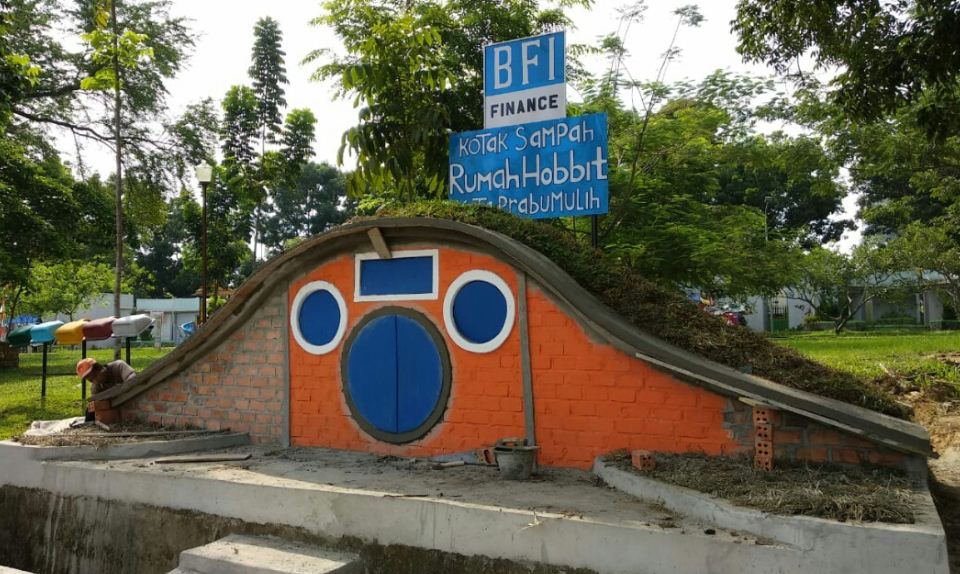 rumah-hobbit-hadir-di-taman-prabujaya-prabumulih.jpg
