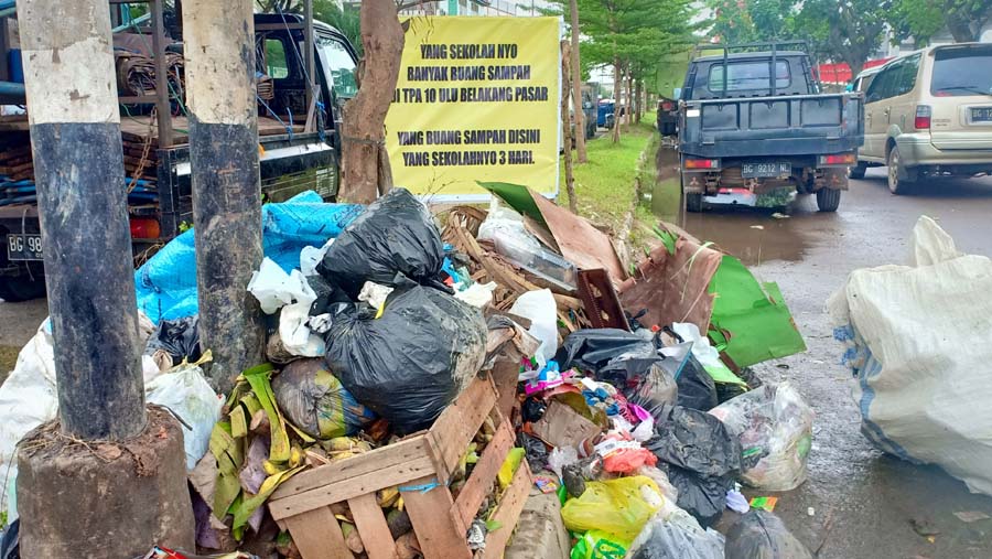 sampah-di-palembang131314.jpg