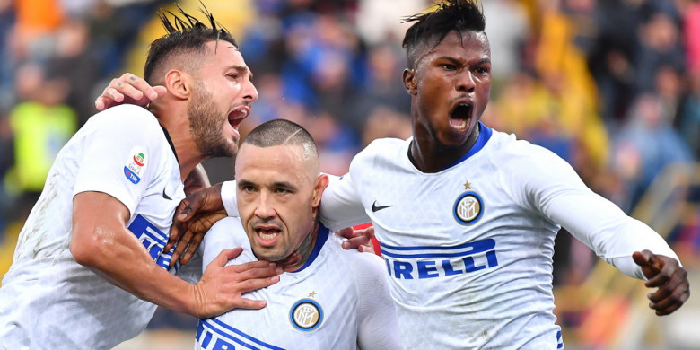 selebrasi-gelandang-inter-milan-radja-nainggolan-tengah-bersama-keita-balde-diao_20180902_053034.jpg