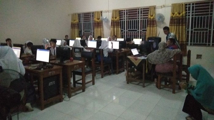 siswa-siswi-sma-negeri-1-pemulutam-selatan-kabupaten-ogan-ilir_20180410_221836.jpg