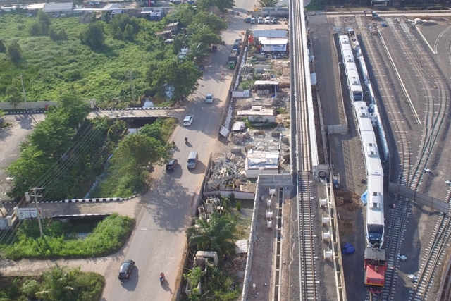 suasana-depo-light-rail-transit-lrt-zona-5-dari-udara-di-jalan-gubernur-h-bastari_20180504_022734.jpg