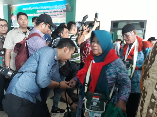 suasana-jch-asal-embarkasi-palembang-diberangkatkan-ke-tanah-suci.jpg