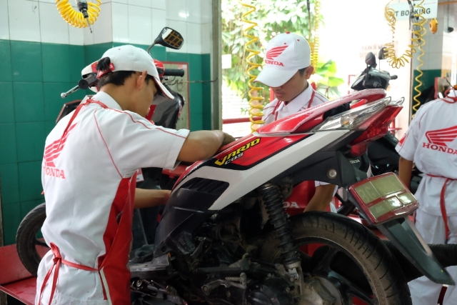 suasana-servis-motor-di-astra-motor-sumsel-plaju_20170226_133901.jpg