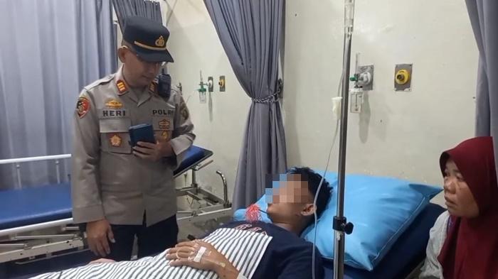 tawuran-di-palembang-panah-tertancap-di-pipi.jpg