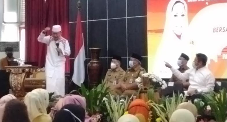 ustaz-dasad-latif-di-palembang.jpg