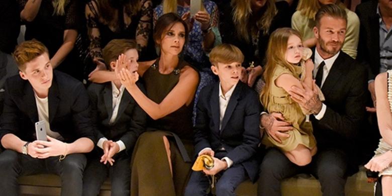 victoria-beckham-sekeluarga_20151223_145703.jpg
