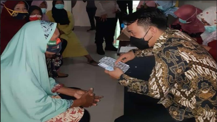 Lansia di Muratara Antusias Ingin Divaksin, Siti: Aku Takut Nian dengan Covid-19